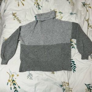 American Eagle two tone grey turtleneck